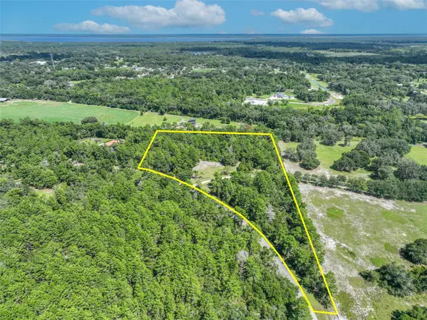 261 SEMINOLE WOODS BLVD, Geneva, FL 32732