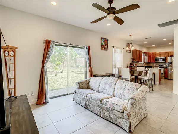 8735 ISLA BELLA DR, Orlando, FL 32818