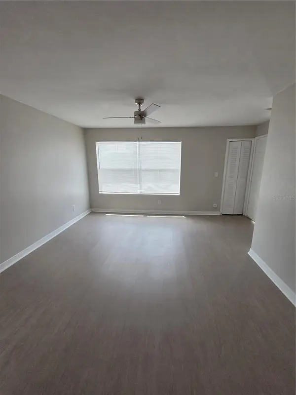 4704 WALDEN CIR #32, Orlando, FL 32811