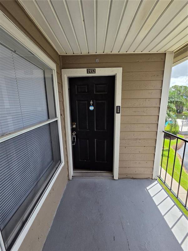 4704 WALDEN CIR #32, Orlando, FL 32811