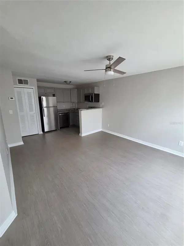 4704 WALDEN CIR #32, Orlando, FL 32811