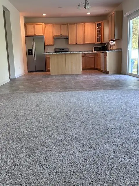 4283 Lions Chase DR, St Louis, MO 63125