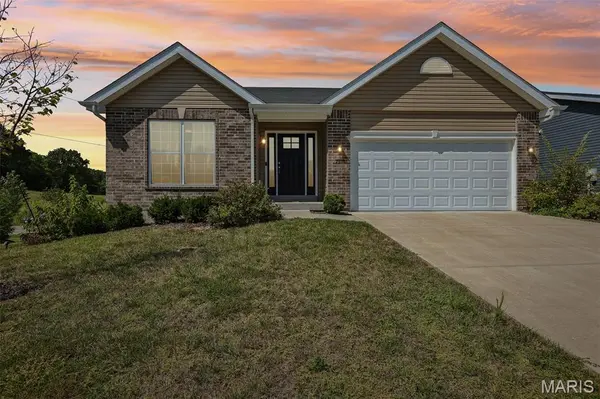 777 Creek View DR, Fenton, MO 63026