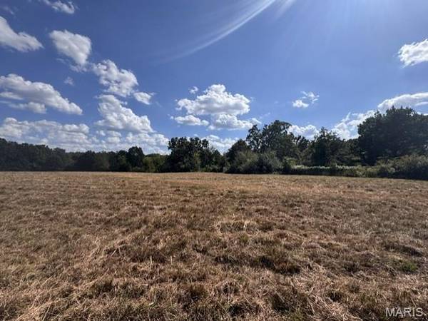 15620 Private Drive 1063, St James, MO 65559