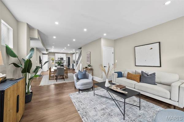 4262 Miami ST, St Louis, MO 63116