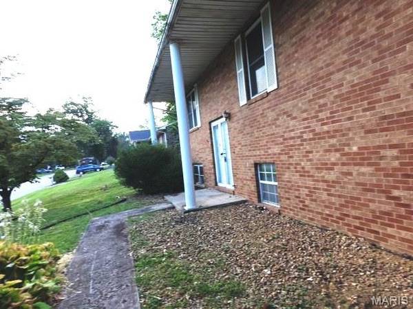 27 Matterhorn DR, Glen Carbon, IL 62034