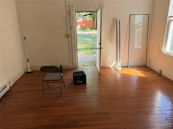 2233 Gasconade ST, St Louis, MO 63118