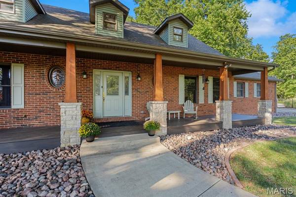 408 Rosa LN, Freeburg, IL 62243