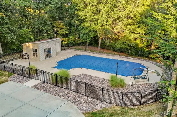 408 Rosa LN, Freeburg, IL 62243