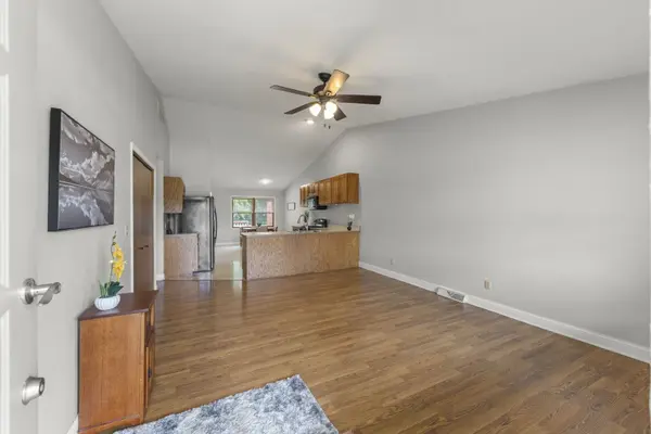 205 Suzy CT, Plano, IL 60545