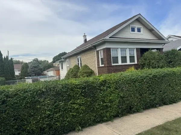 2726 Clarence AVE, Berwyn, IL 60402