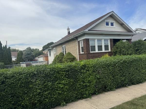 2726 Clarence AVE, Berwyn, IL 60402