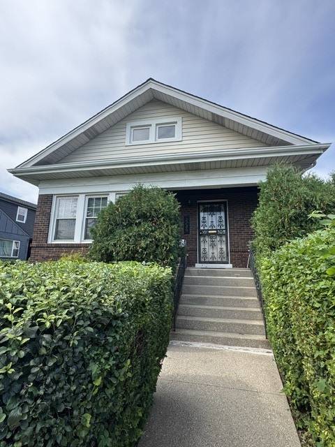 2726 Clarence AVE, Berwyn, IL 60402