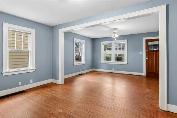 832 N 11th ST, Dekalb, IL 60115