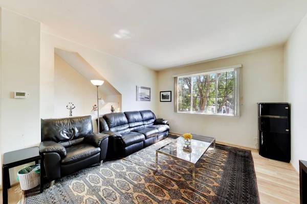 1022 Savoy CT, Elk Grove Village, IL 60007