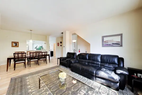 1022 Savoy CT, Elk Grove Village, IL 60007