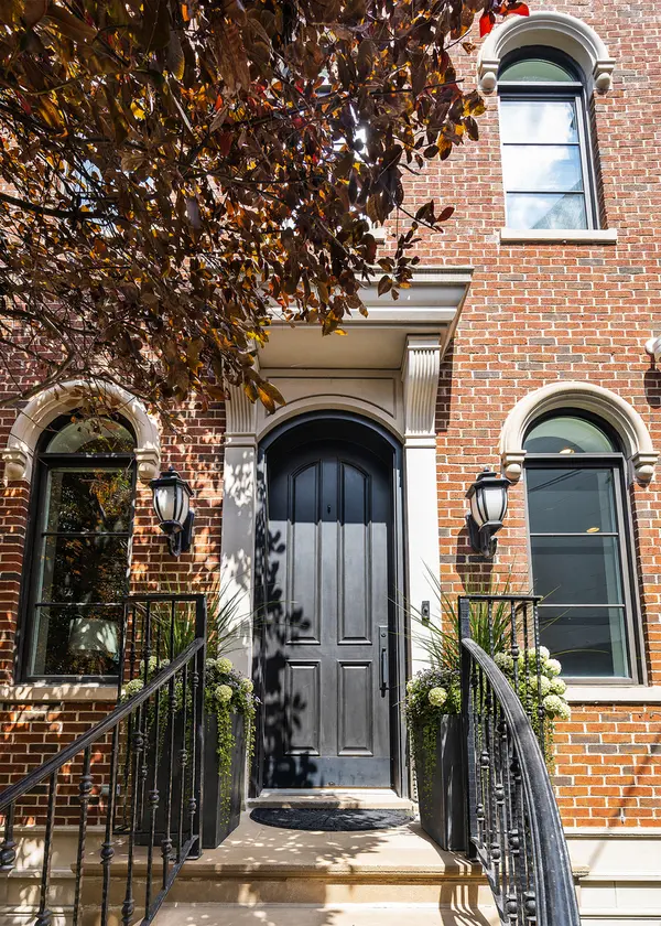 1630 W Surf ST, Chicago, IL 60657