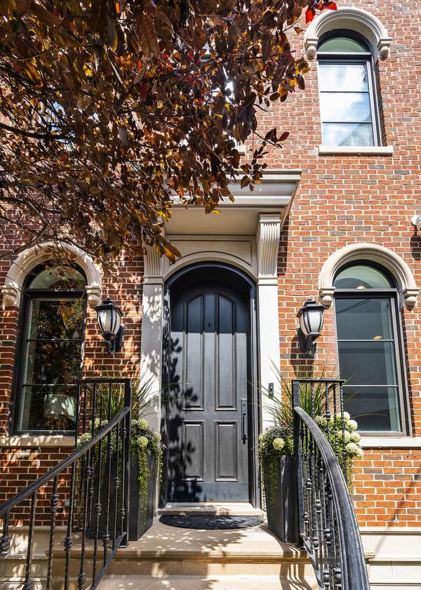 1630 W Surf ST, Chicago, IL 60657