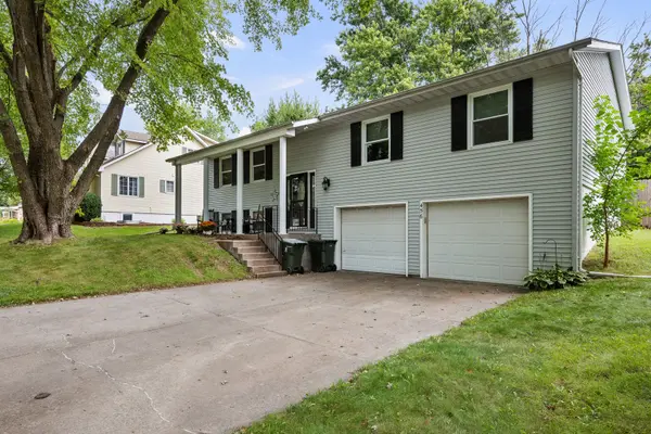 456 Oakwood PL, Geneseo, IL 61254