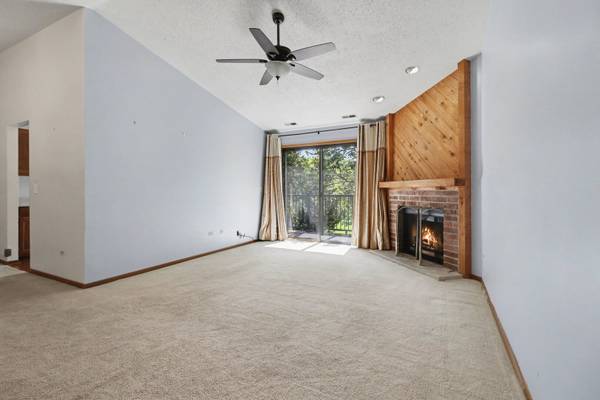 430 Elizabeth DR #2C, Wood Dale, IL 60191