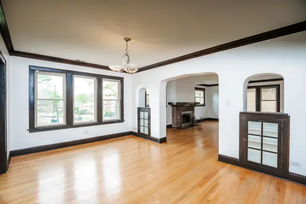 11127 S Homewood AVE, Chicago, IL 60643