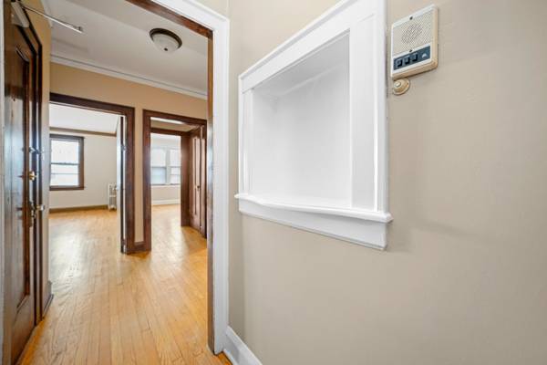 230 Elmwood AVE #2S, Evanston, IL 60202