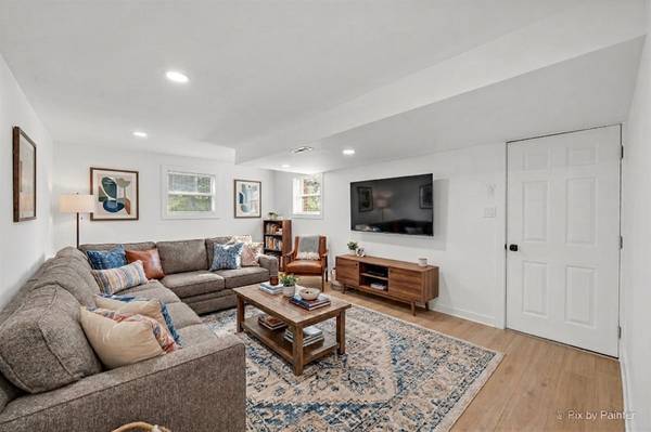 714 Western AVE, Glen Ellyn, IL 60137