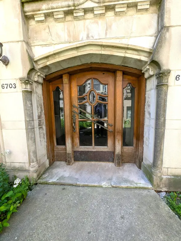 6703 N Greenview AVE #1B, Chicago, IL 60626