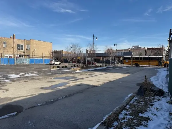 2730 N Western AVE, Chicago, IL 60647