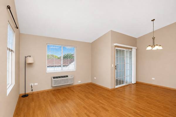 1623 Silverstone DR #1623, Carpentersville, IL 60110