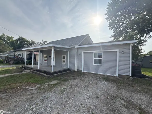 1608 S 17th ST, Centerville, IA 52544