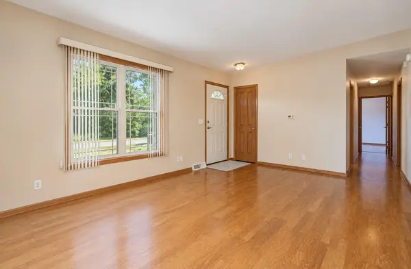 802 S Rose AVE, Kouts, IN 46347