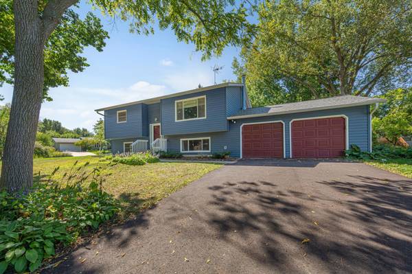 759 Lathrop DR, Northfield, MN 55057