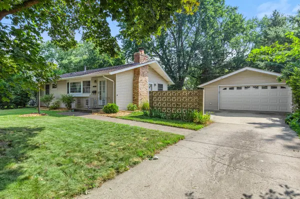 10433 Washburn AVE S, Bloomington, MN 55431