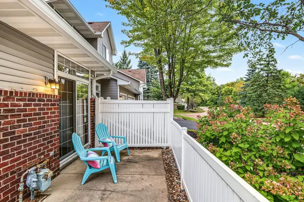 8399 Kimball DR, Eden Prairie, MN 55347