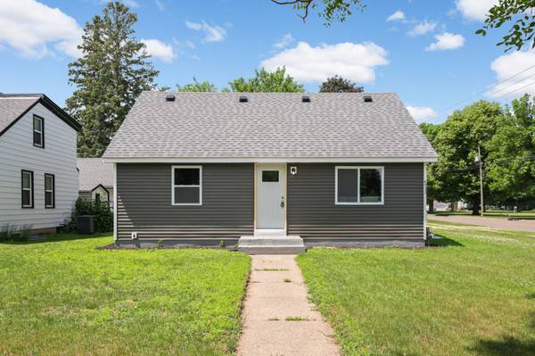 4533 Welcome AVE N, Crystal, MN 55422