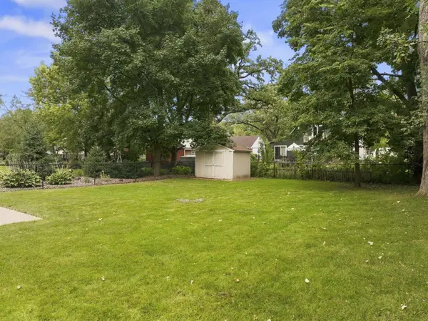 910 10th ST NW, Austin, MN 55912
