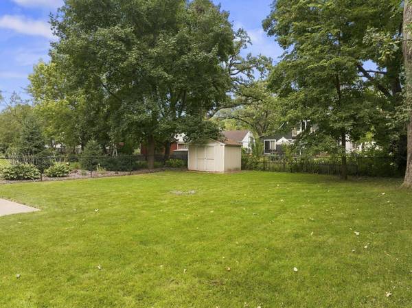 910 10th ST NW, Austin, MN 55912