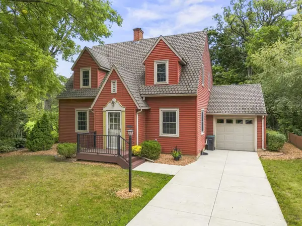 910 10th ST NW, Austin, MN 55912