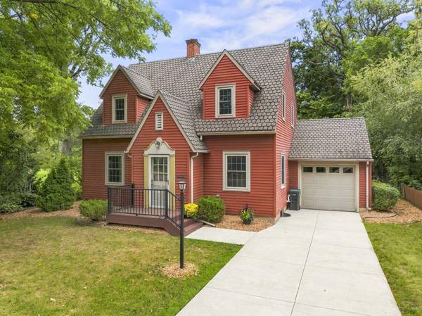 910 10th ST NW, Austin, MN 55912