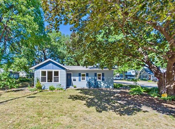 2379 Roselawn AVE W, Lauderdale, MN 55113
