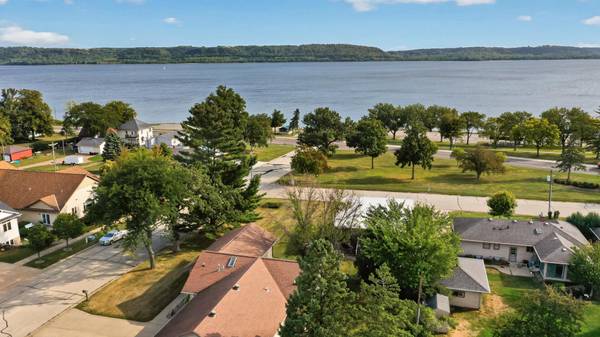 311 W Iowa ST, Lake City, MN 55041