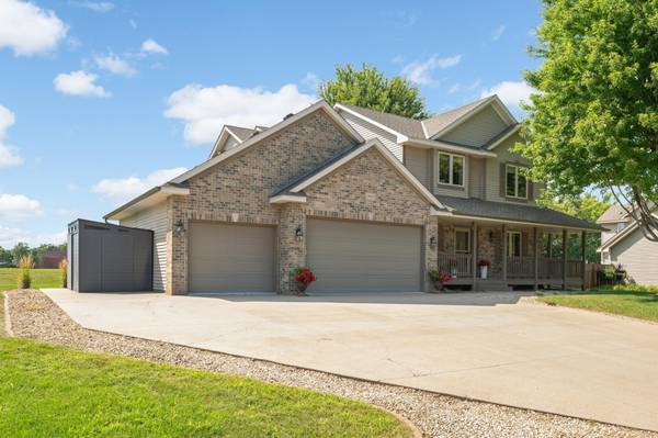 20511 Islandview CIR, Lakeville, MN 55044