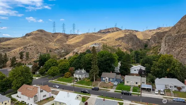 308 Stevens AVE, Coulee Dam, WA 99116