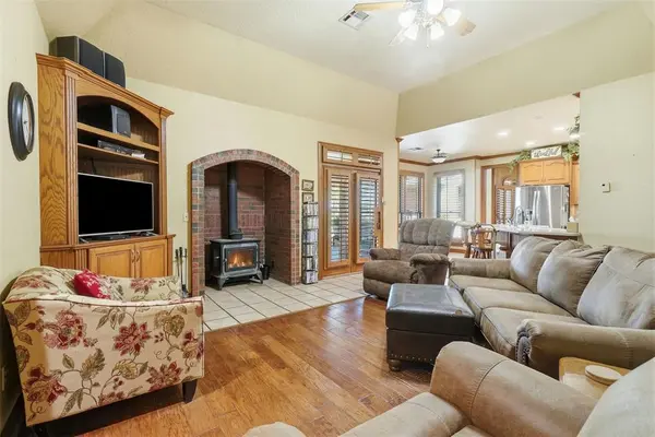 2309 N Sunset DR, Clinton, OK 73601