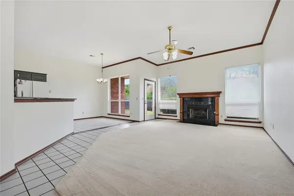 2104 Mark RD, Edmond, OK 73003