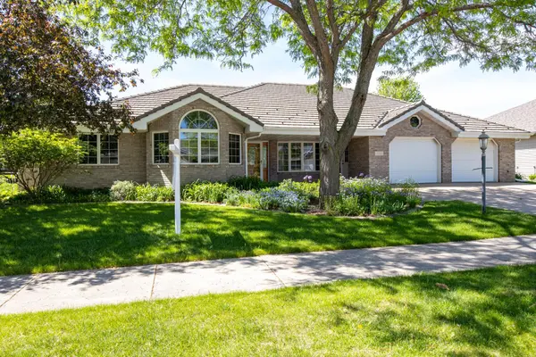 509 KADINGER WAY,  Little Chute,  WI 54140