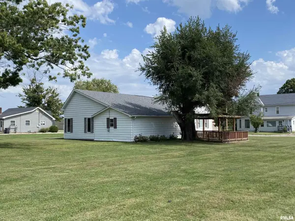 946 S 7TH AVE, Canton, IL 61520