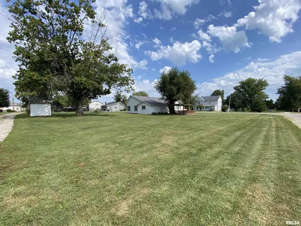 946 S 7TH AVE, Canton, IL 61520