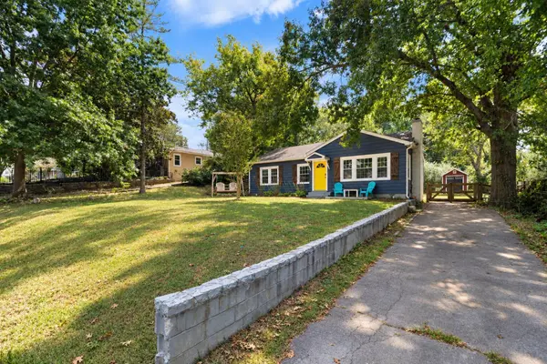 909 Edgewood Dr, Columbia, TN 38401